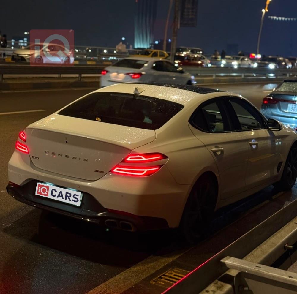 جنسس G70
